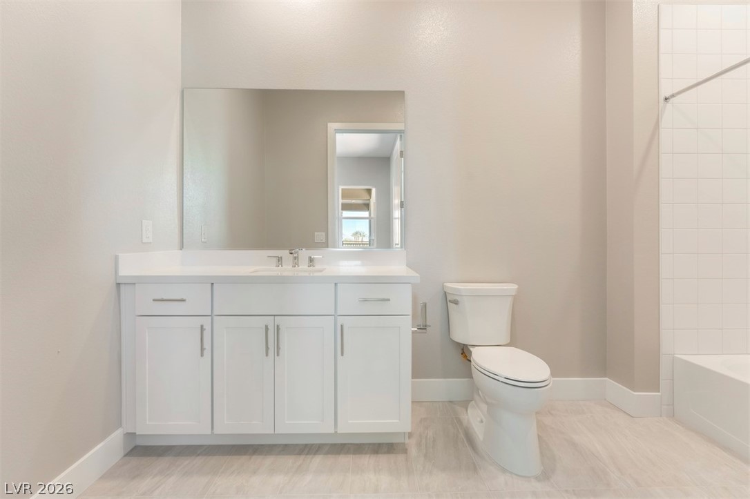 9128 Las Manaitas Avenue 301 Property Photo 12