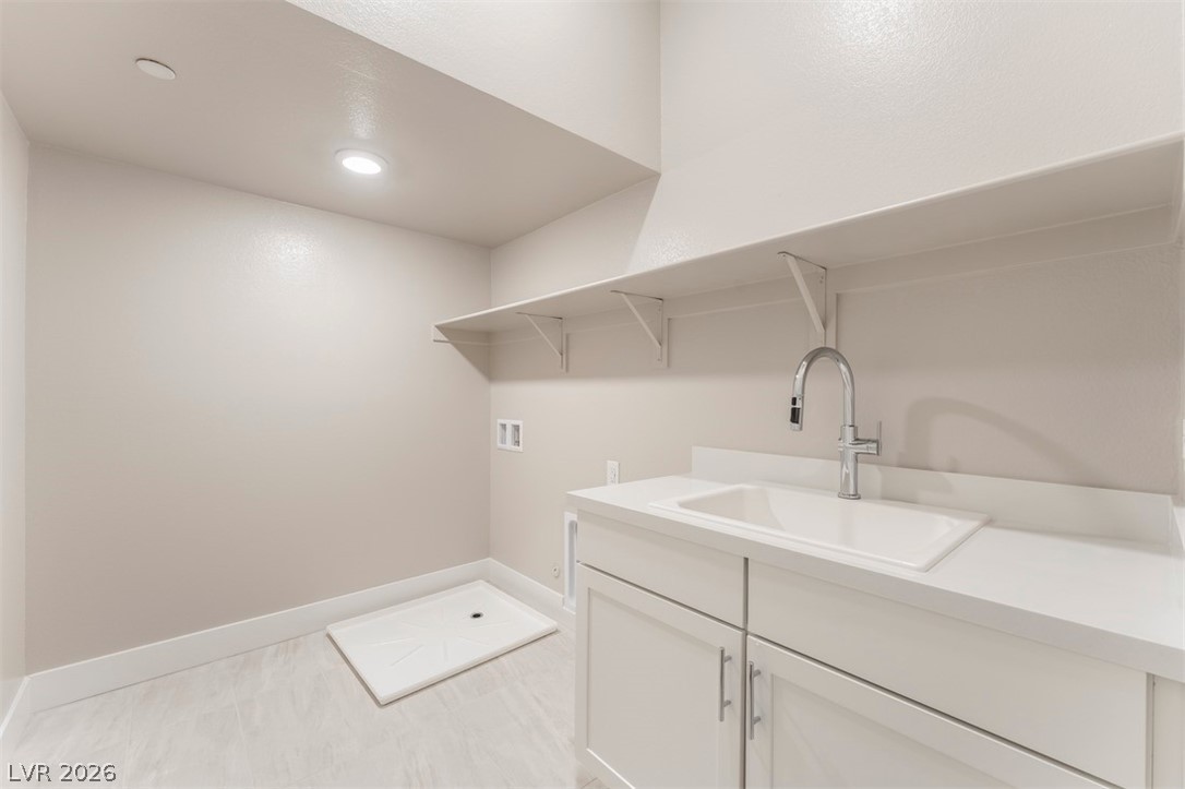 9128 Las Manaitas Avenue 301 Property Photo 14