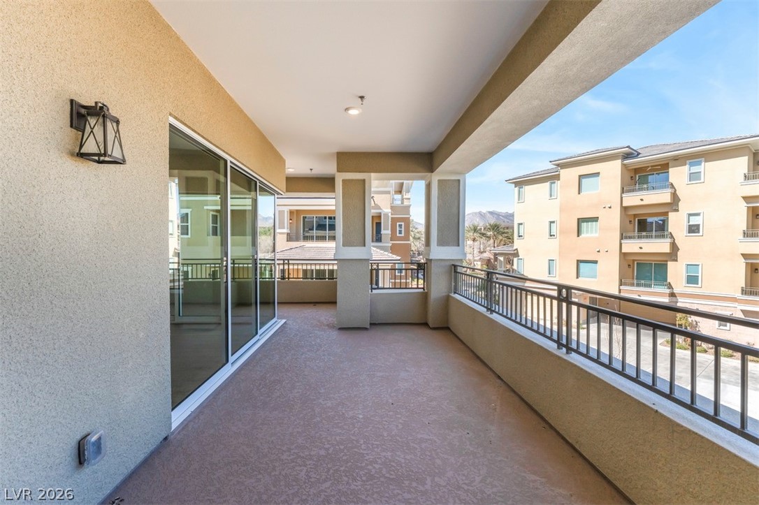 9128 Las Manaitas Avenue 301 Property Photo 15