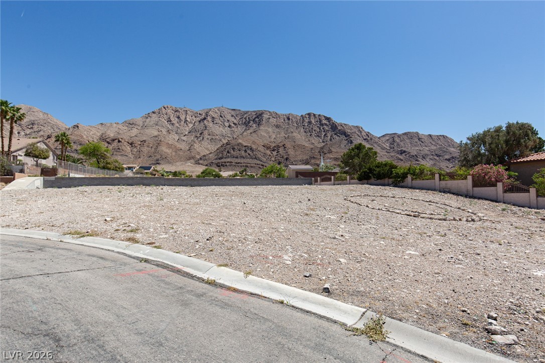 6881 Mountridge Drive Property Photo 8