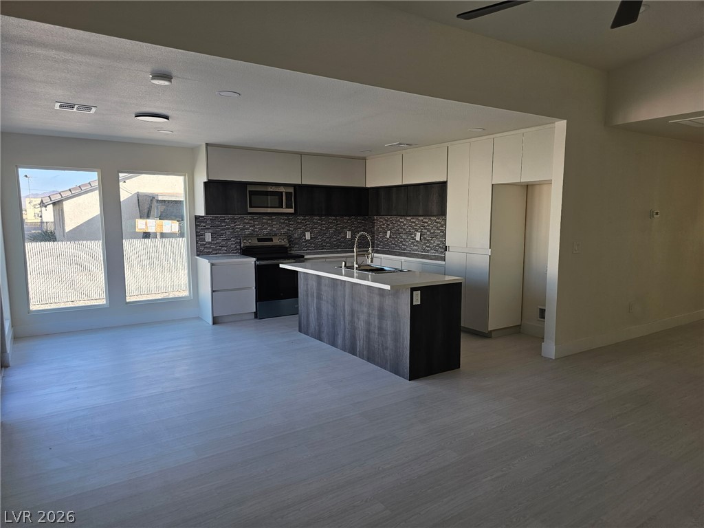 1280 South Yosemite Avenue Property Photo 4