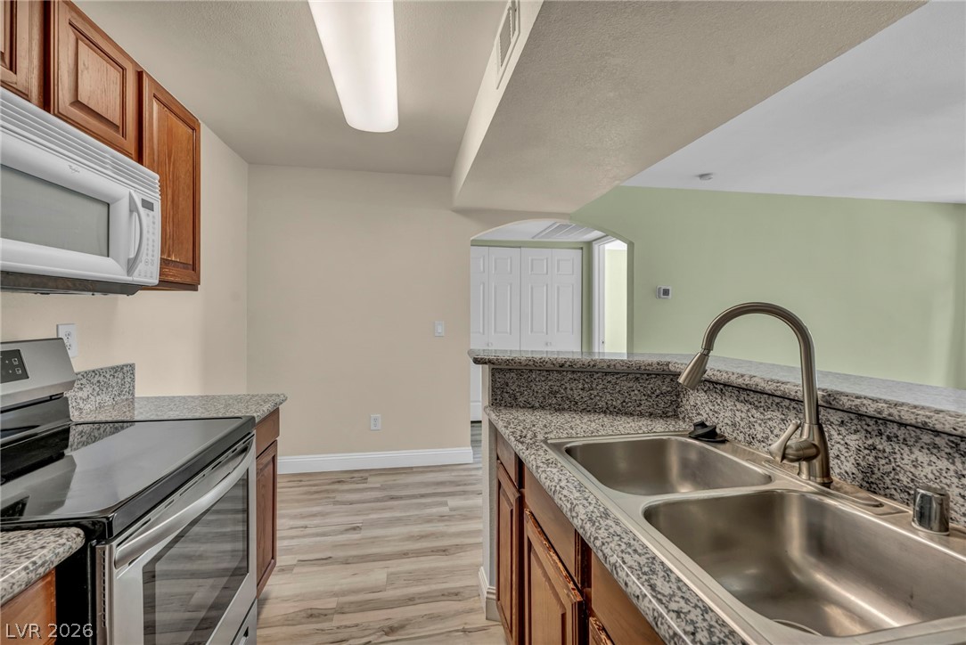 5118 South Jones Boulevard 206 Property Photo 11