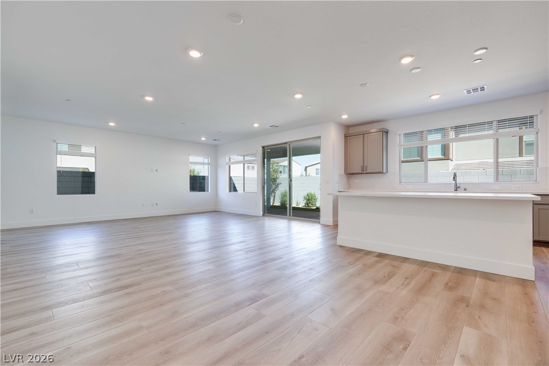10488 Mountain Aster Avenue Property Photo 5