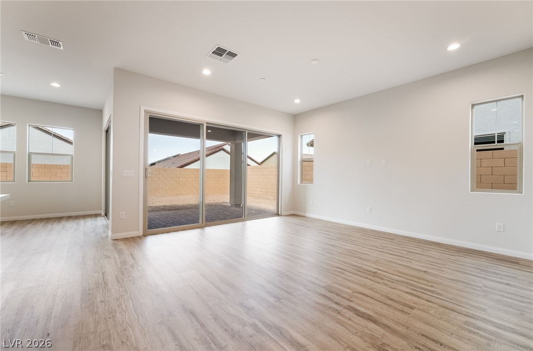 658 Ambridge Drive Property Photo 8