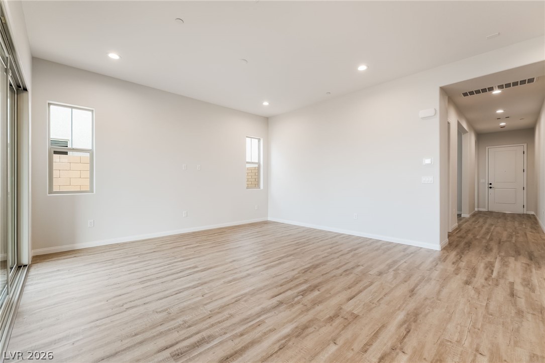 658 Ambridge Drive Property Photo 9