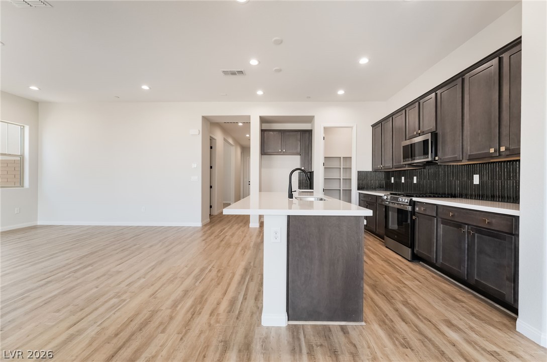 658 Ambridge Drive Property Photo 13