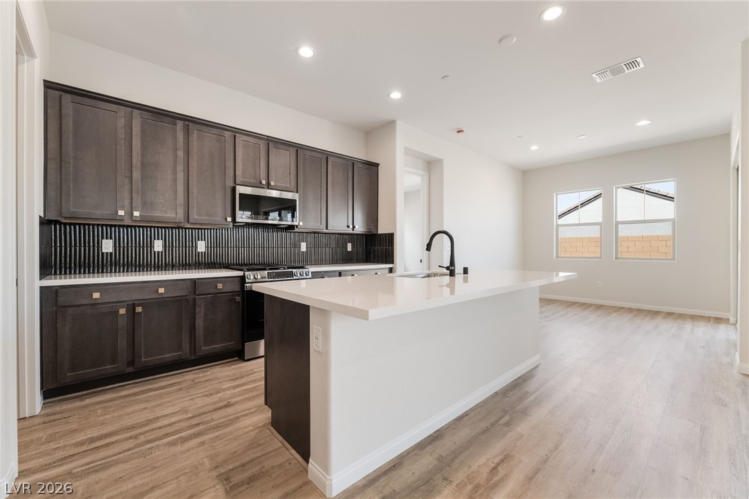 658 Ambridge Drive Property Photo 15