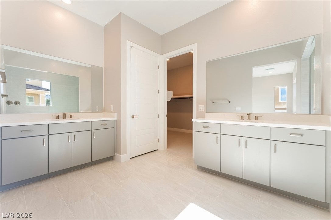 9128 Las Manaitas Avenue 201 Property Photo 9