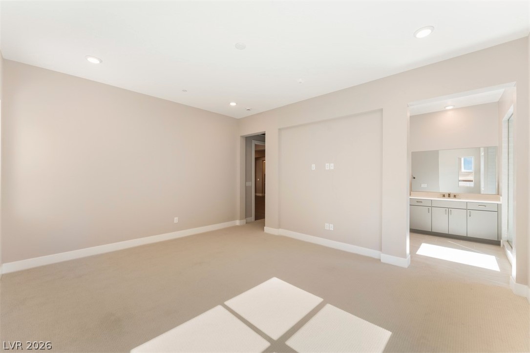 9128 Las Manaitas Avenue 201 Property Photo 12