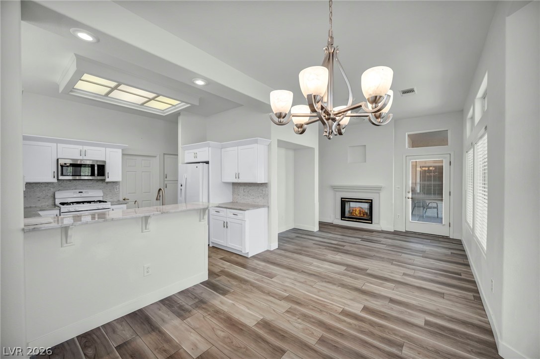 10144 Hunter Springs Drive Property Photo 6