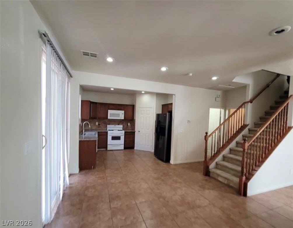5445 Indian Cedar Drive Property Photo 7