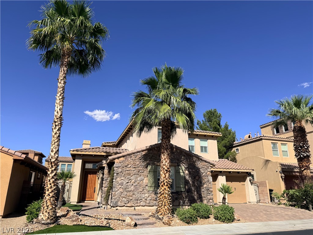 464 Via Palermo Drive Property Photo 1