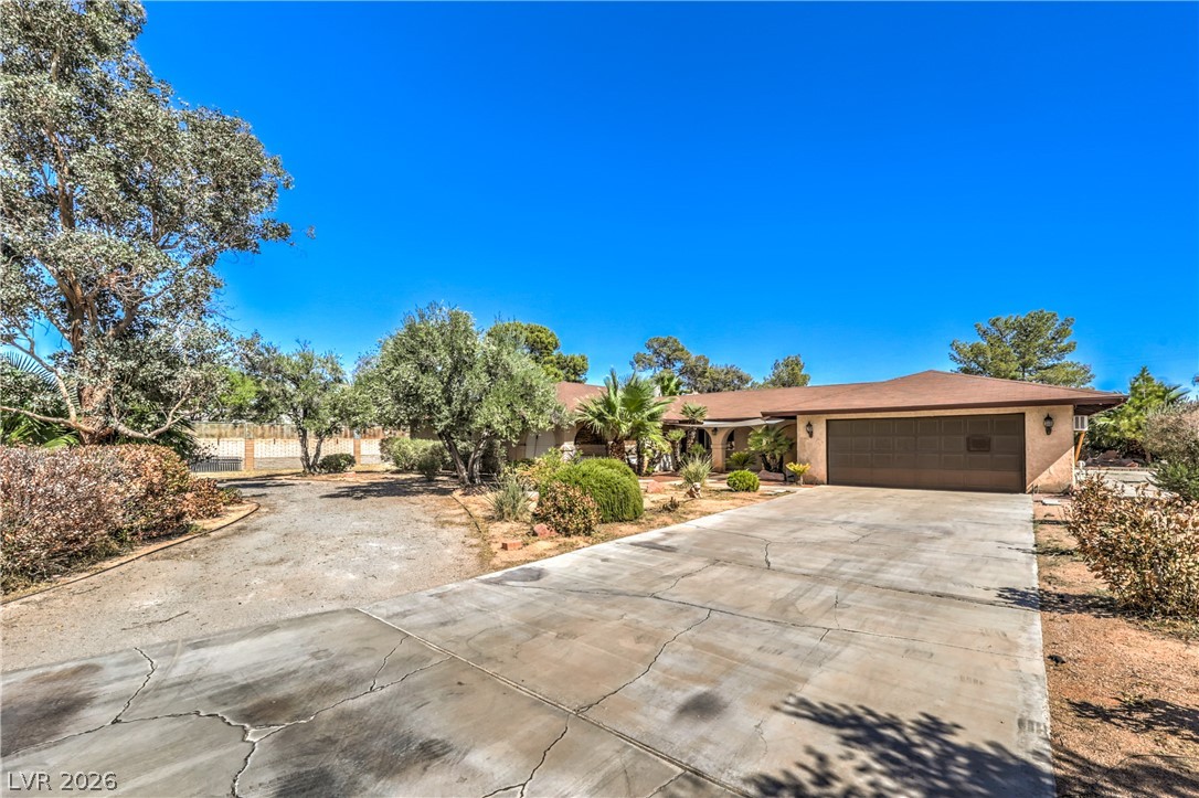 2880 Red Rock Street Property Photo 2