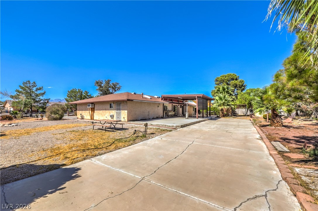 2880 Red Rock Street Property Photo 25