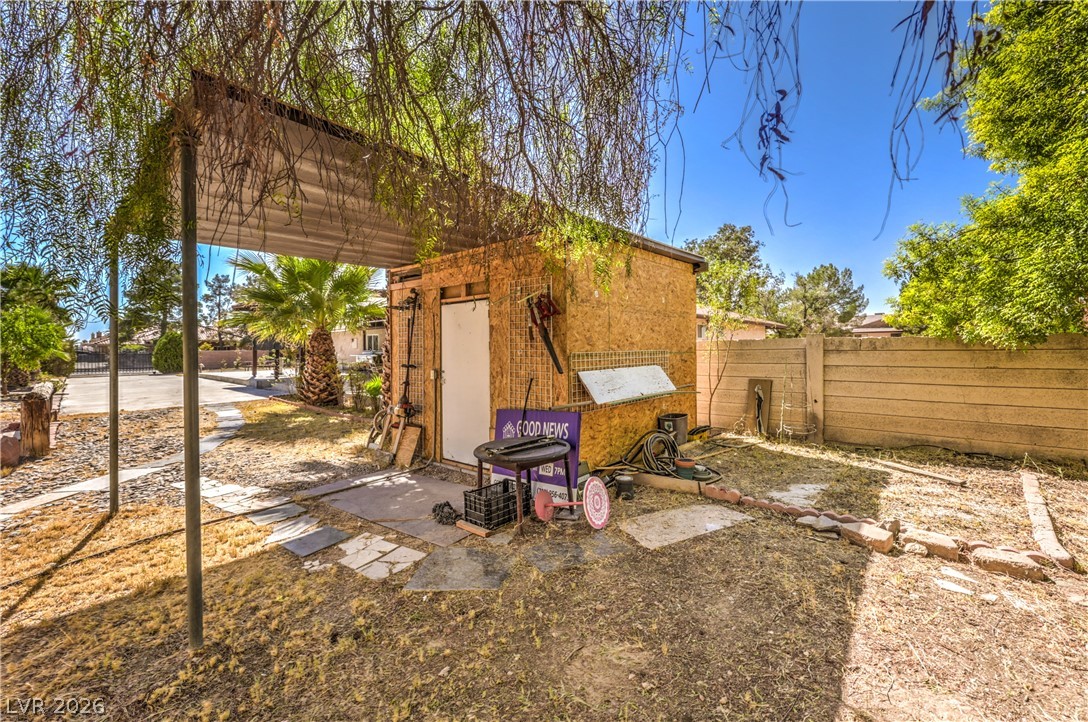 2880 Red Rock Street Property Photo 28