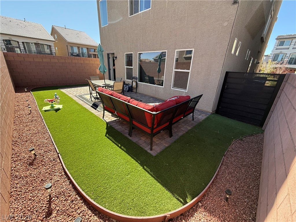 7068 Parrot Bay Way Property Photo 7