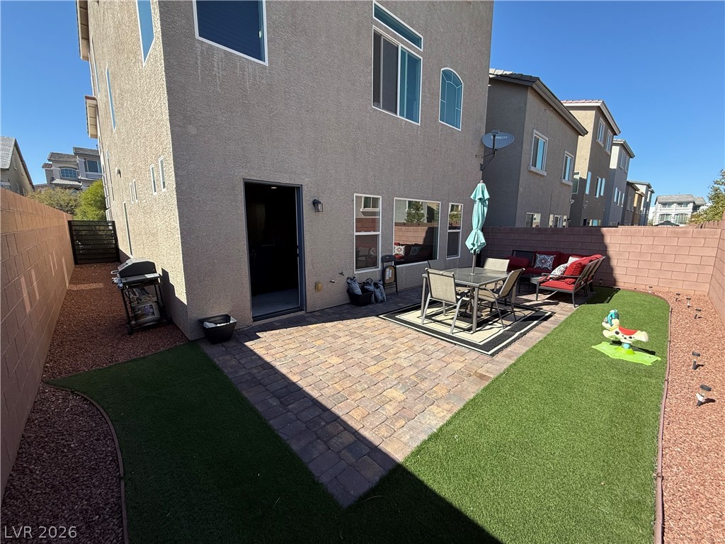 7068 Parrot Bay Way Property Photo 8