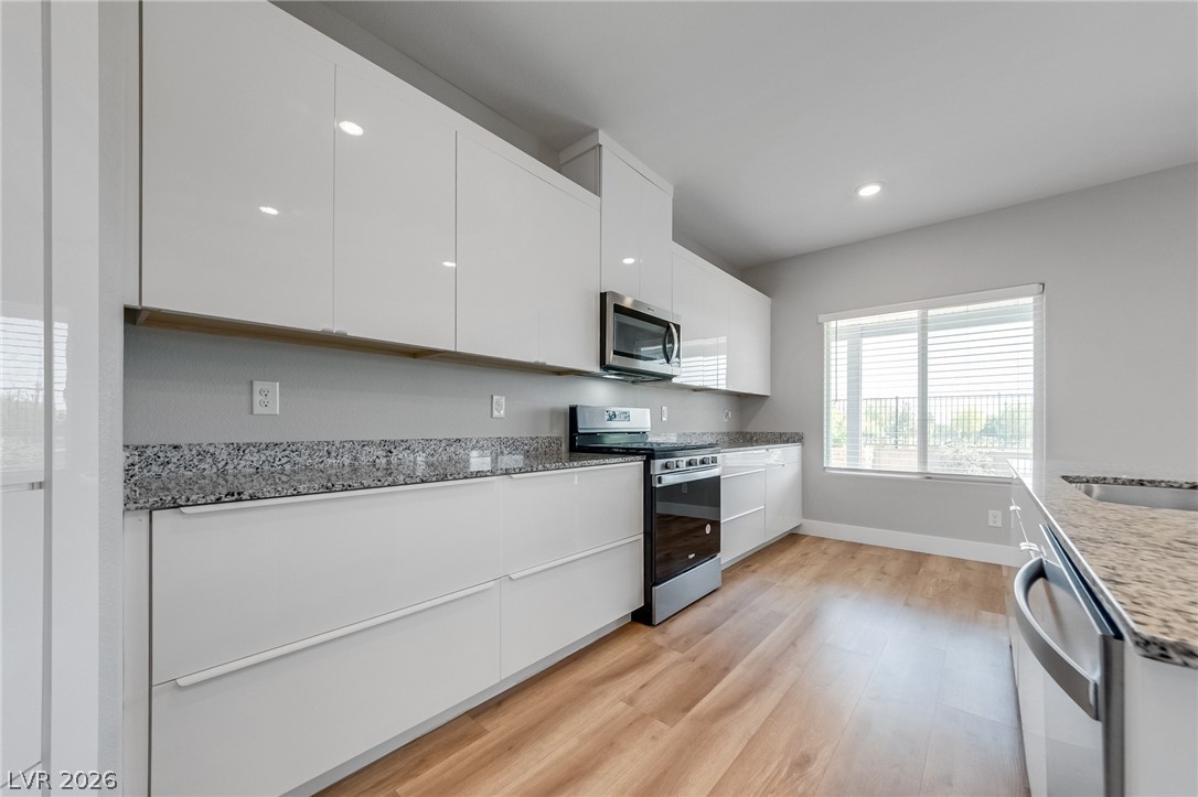 4528 Pointleaf Street Property Photo 6
