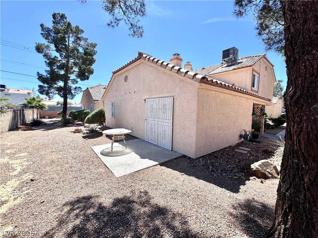 1600 North Torrey Pines Drive 101 Property Photo 2