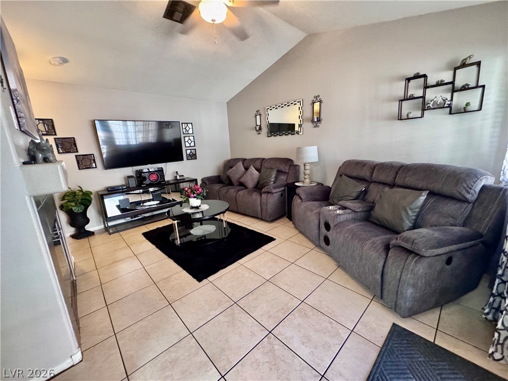 1600 North Torrey Pines Drive 101 Property Photo 4