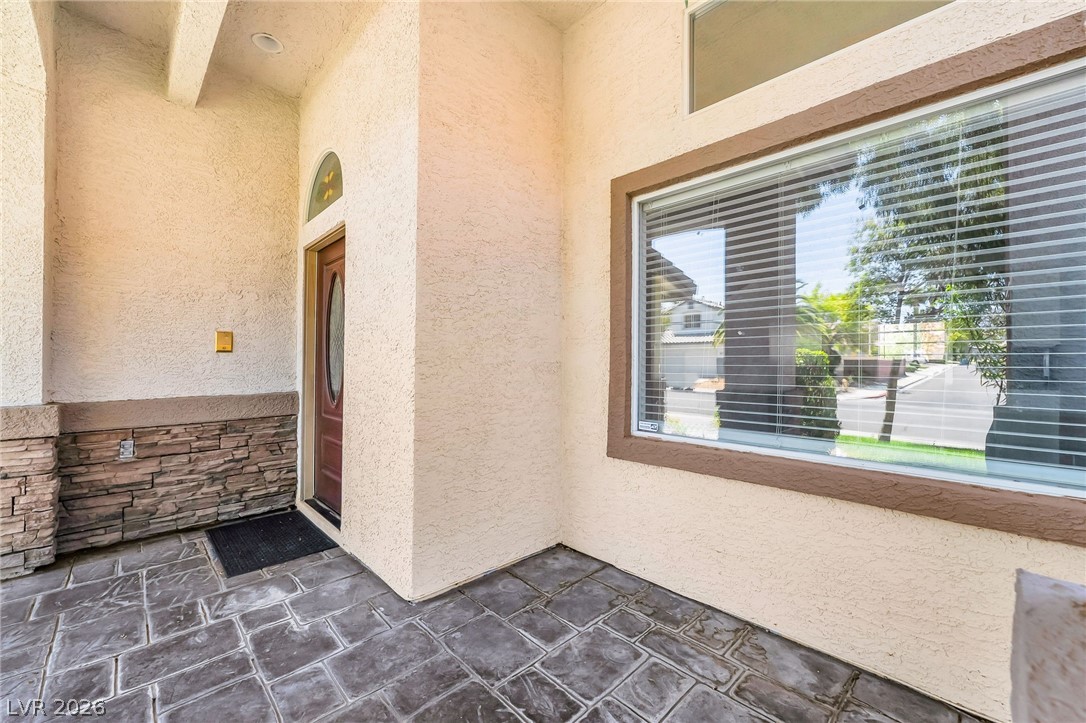 972 Upper Meadows Place Property Photo 4