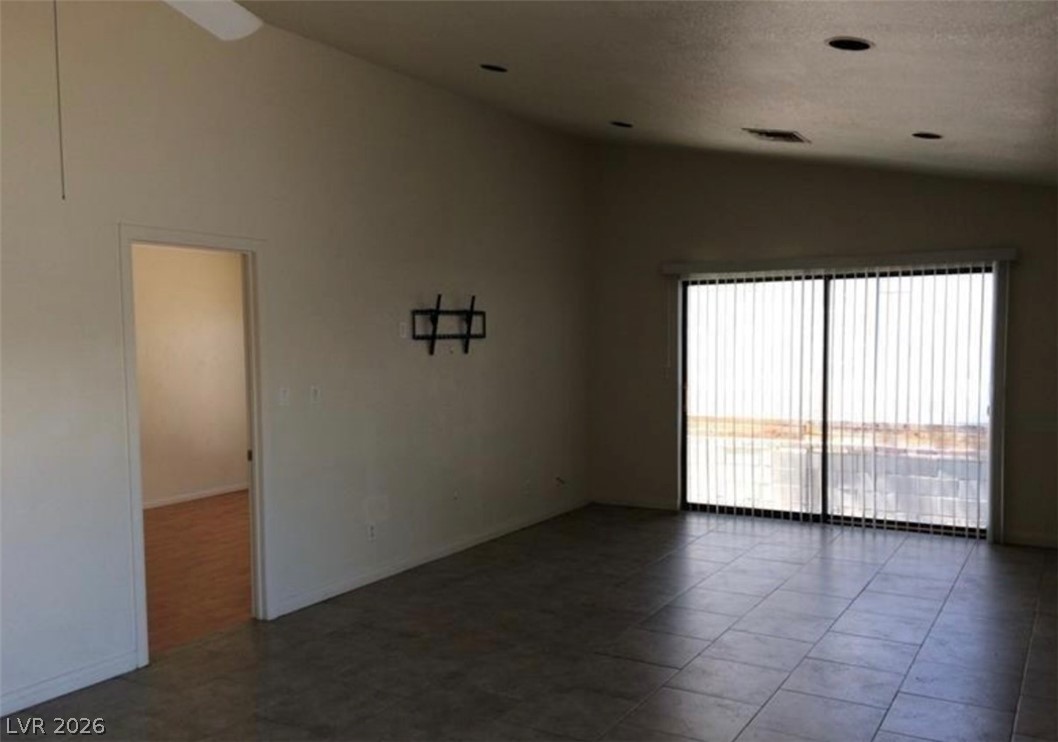 3948 Applecrest Street Property Photo 8