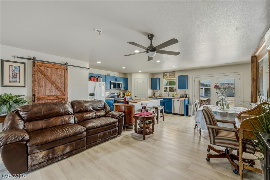 921 West Leffner Drive Property Photo 12