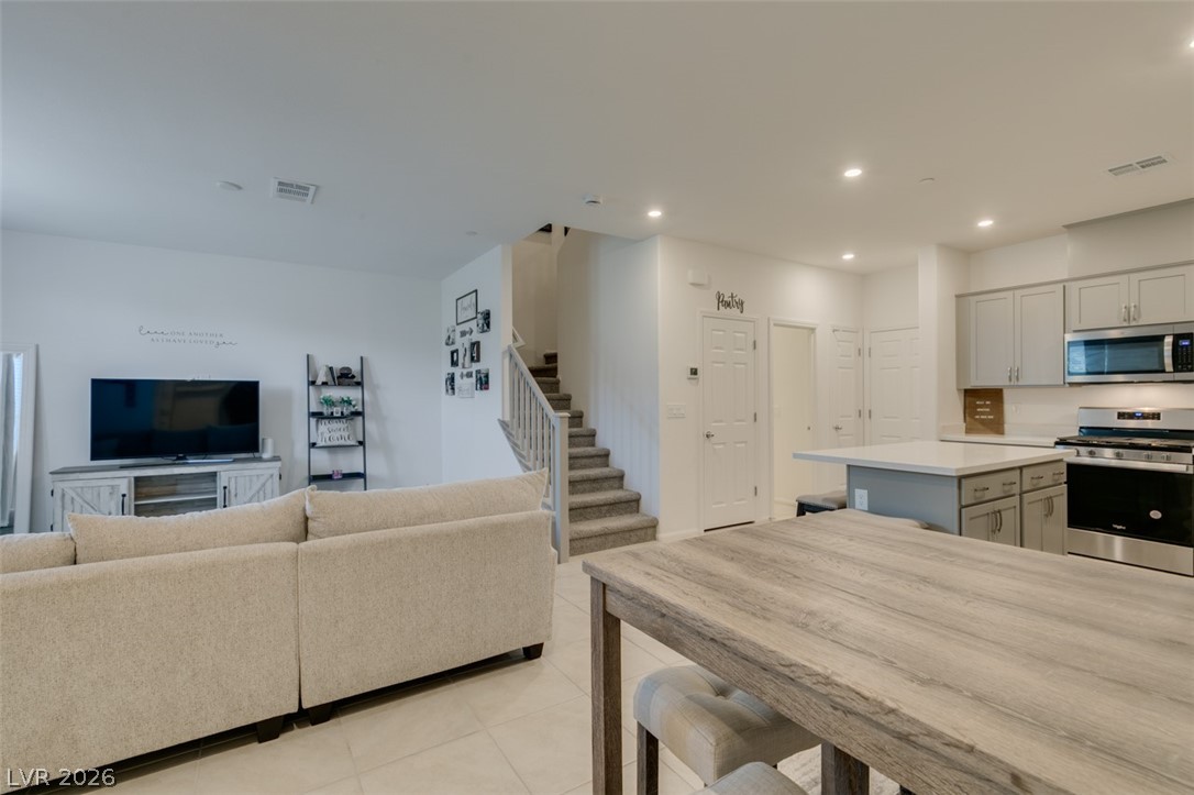 661 Bellus Place Property Photo 8