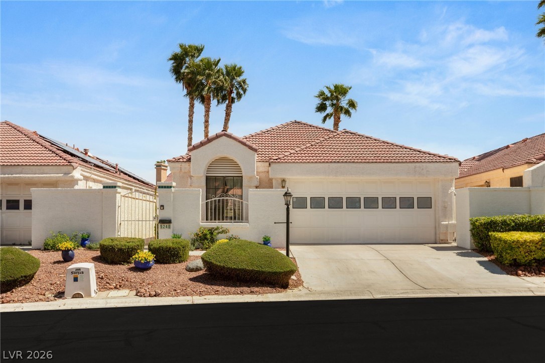 5240 Crooked River Circle Property Photo 1