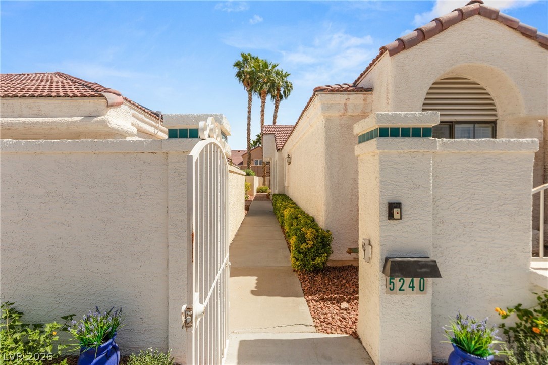 5240 Crooked River Circle Property Photo 4