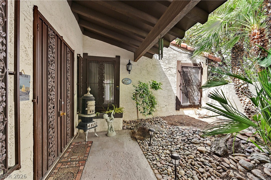 3016 Calle De Laredo Property Photo 3