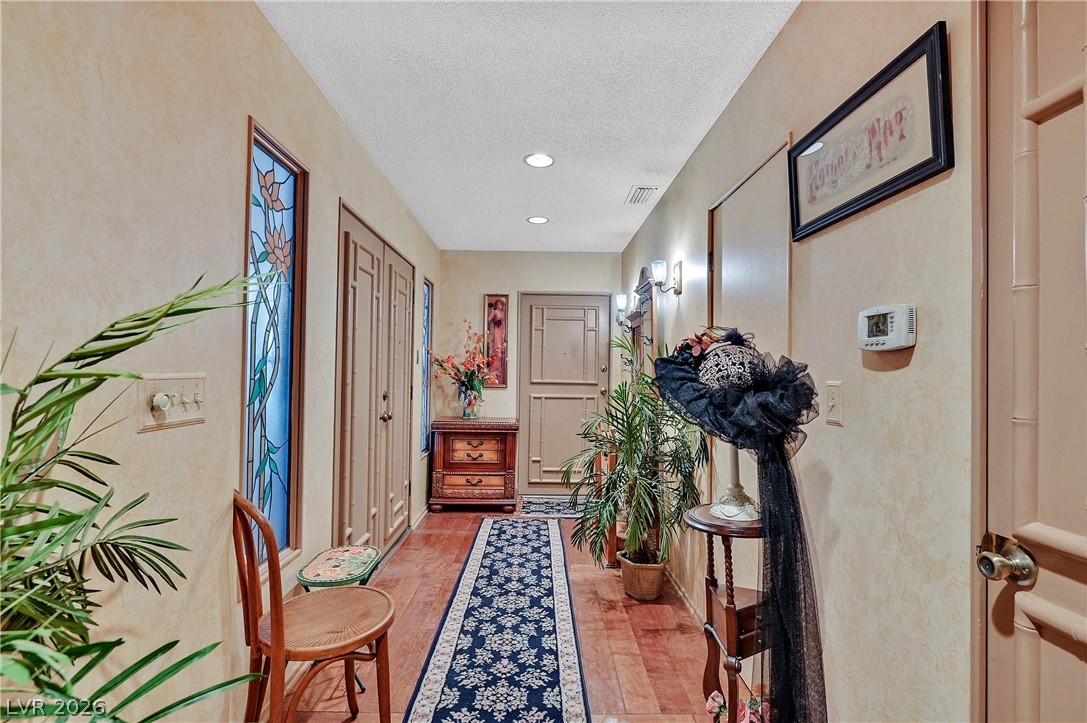 3016 Calle De Laredo Property Photo 5