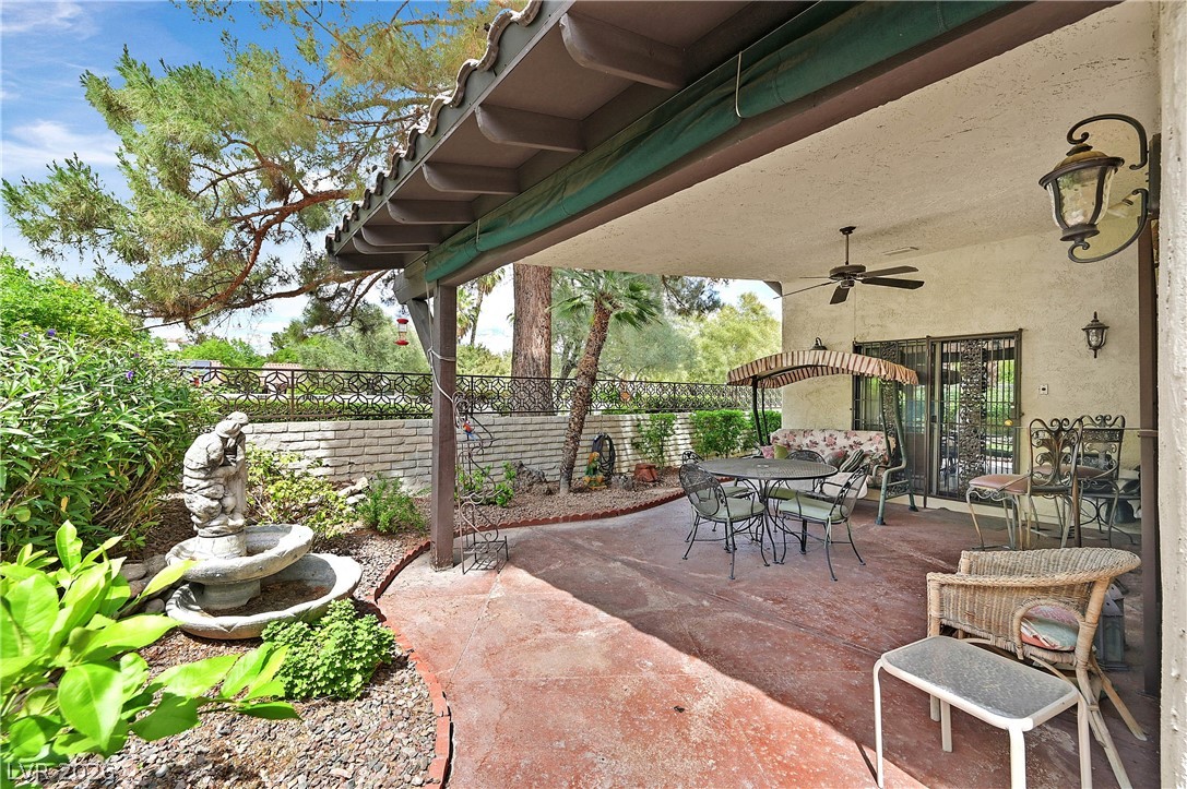 3016 Calle De Laredo Property Photo 18