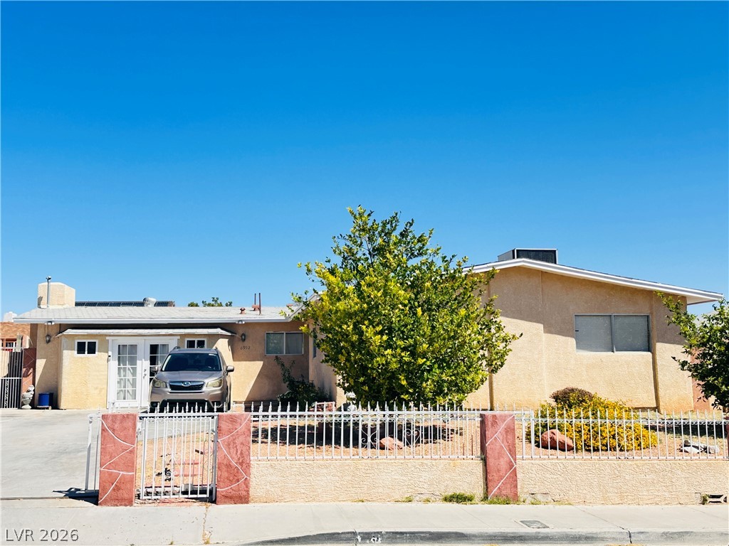 6952 Peggy Drive Property Photo 3