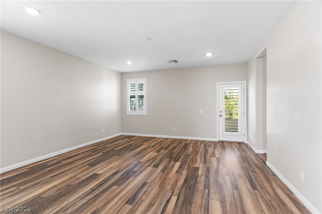 361 Coastal Redwood Street Property Photo 3