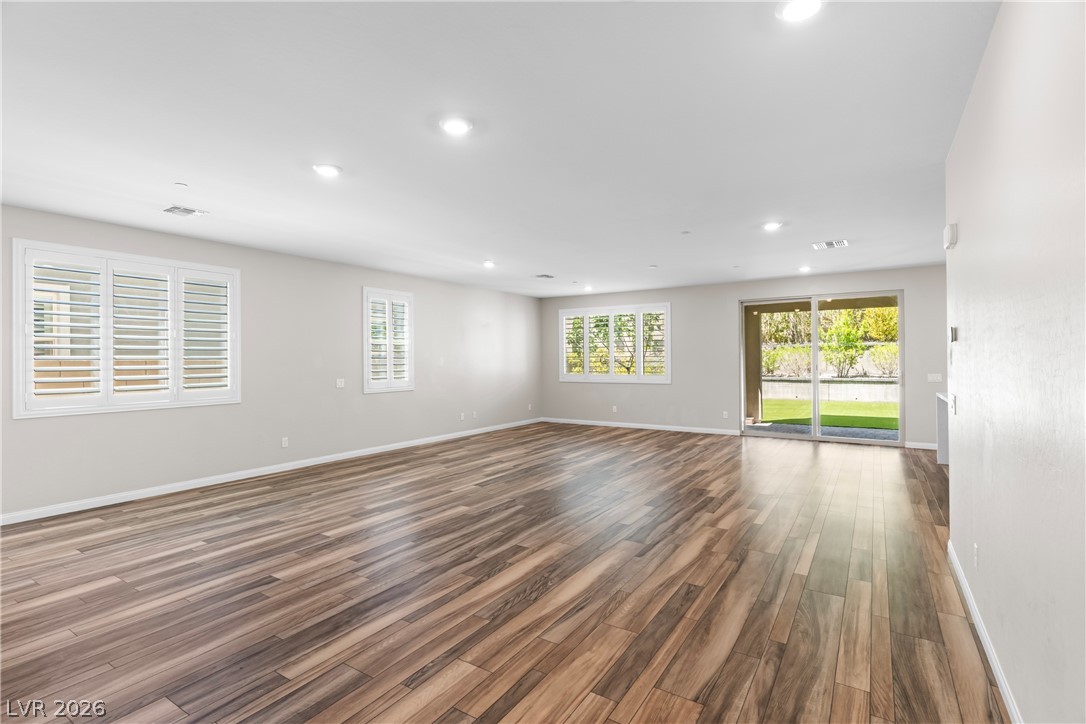 361 Coastal Redwood Street Property Photo 8