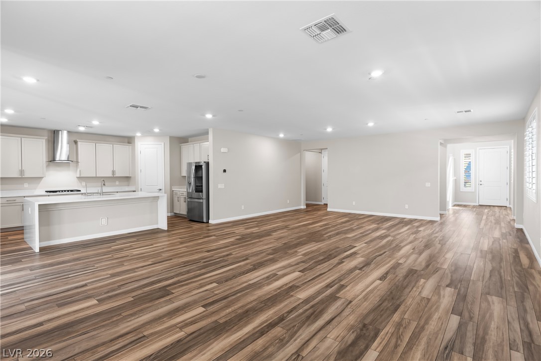 361 Coastal Redwood Street Property Photo 9