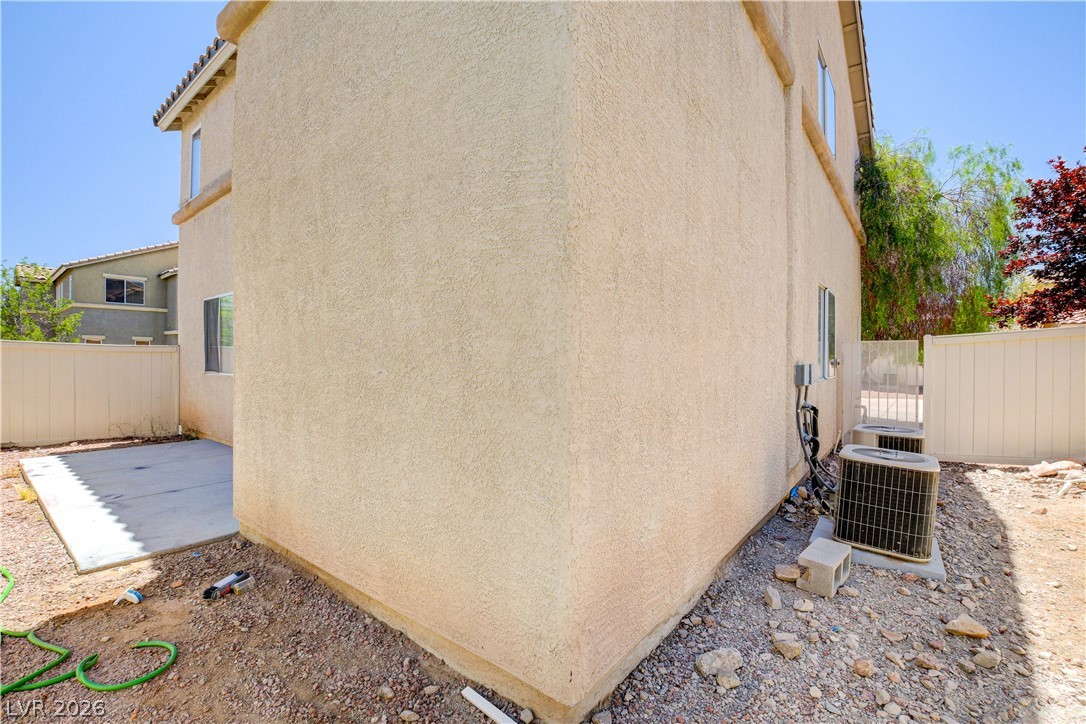 535 Albacate Street Property Photo 40