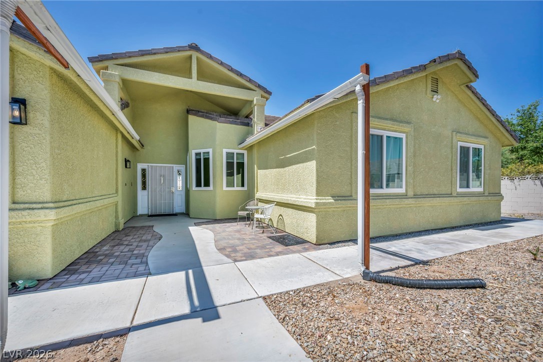 3925 Quadrel Street Property Photo 8