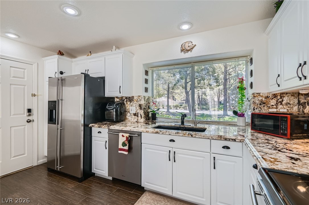 7068 Bright Springs Court Property Photo 11