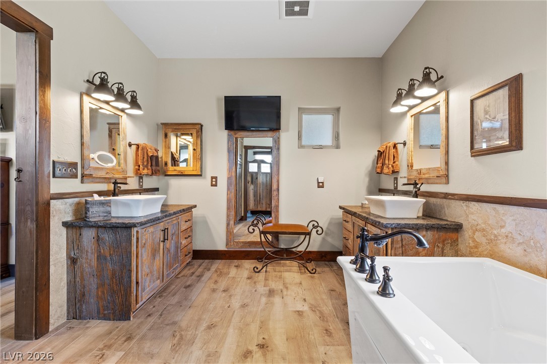 150 Wind Drift Place Property Photo 35