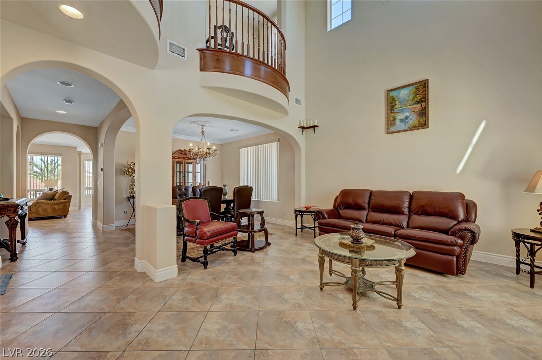 430 Las Alturas Avenue Property Photo 2