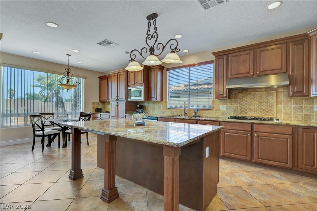 430 Las Alturas Avenue Property Photo 16