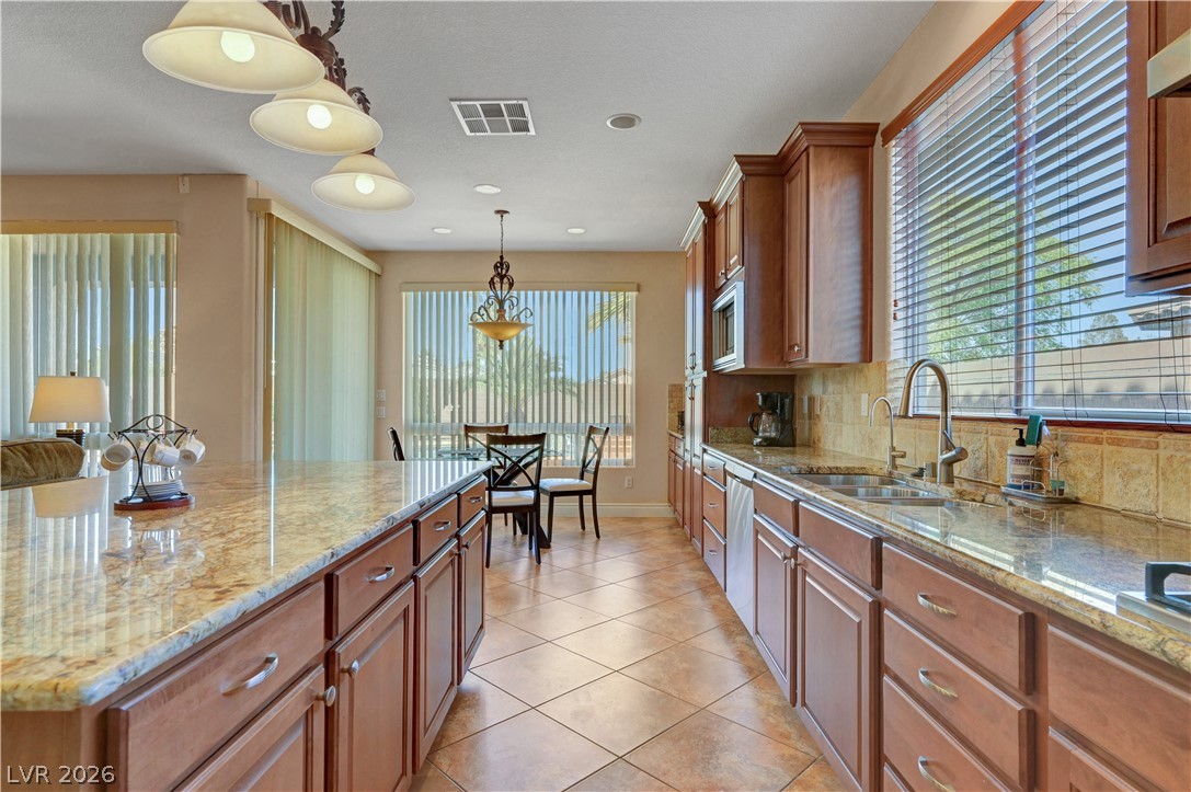 430 Las Alturas Avenue Property Photo 18