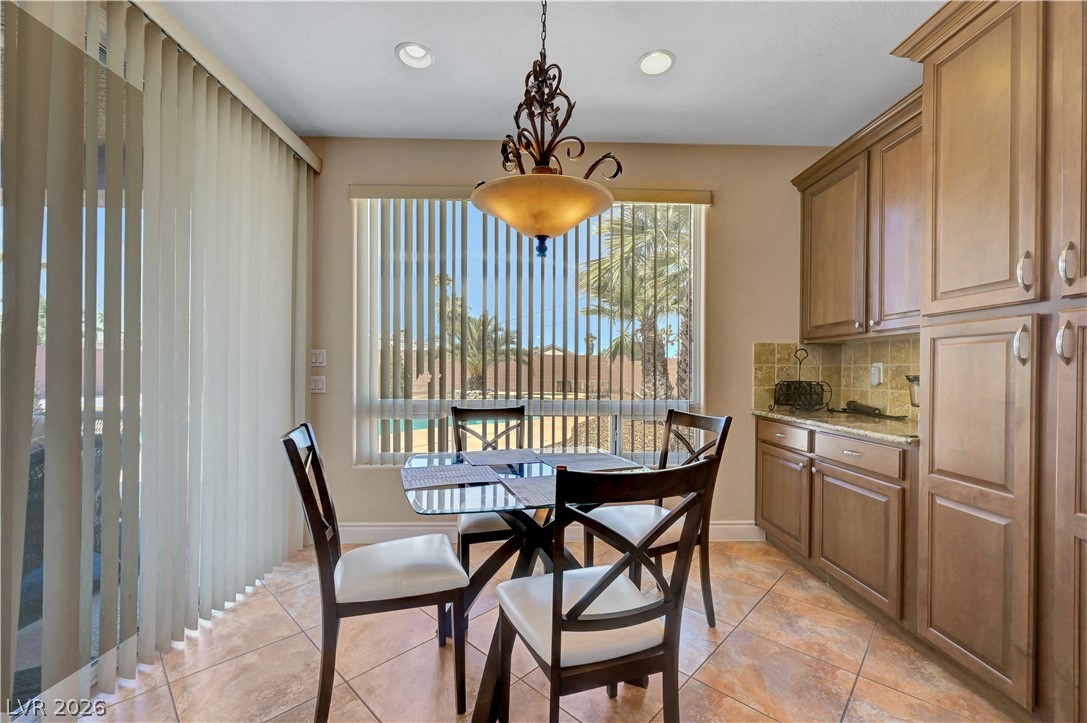 430 Las Alturas Avenue Property Photo 20