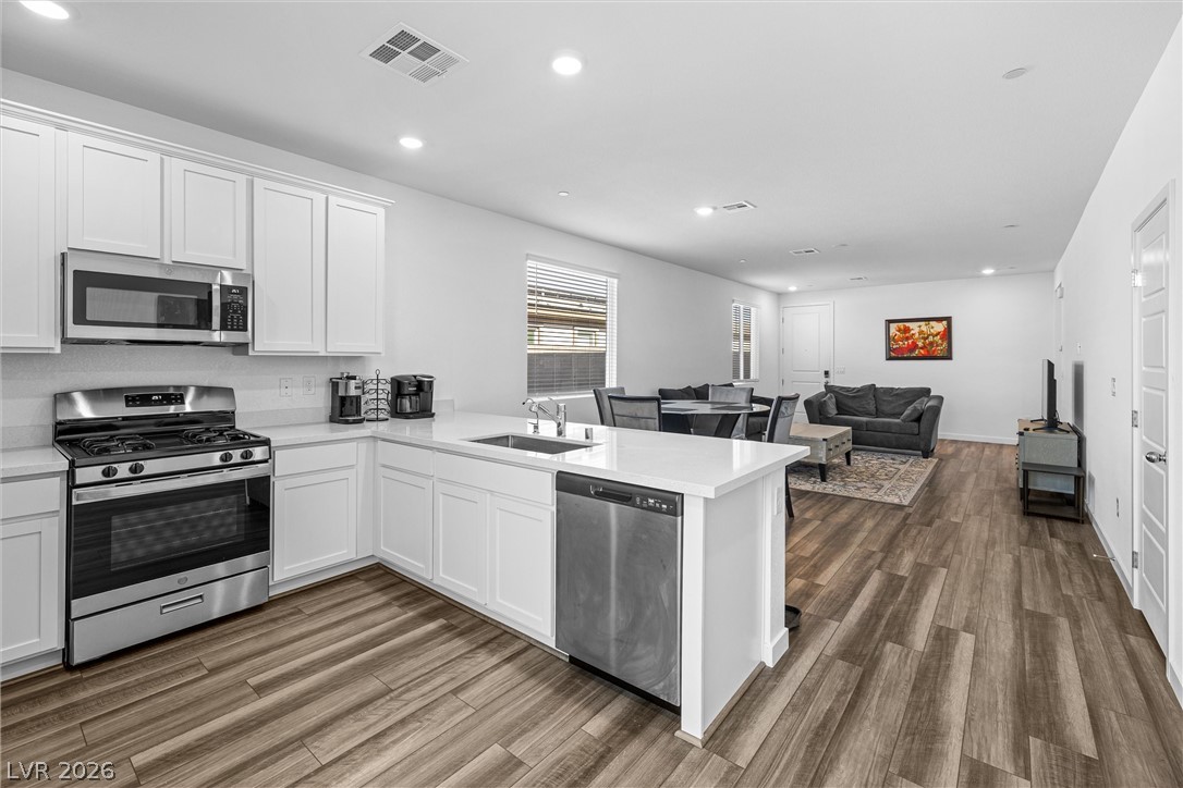 9446 Sequoia Ridge Avenue Property Photo 1