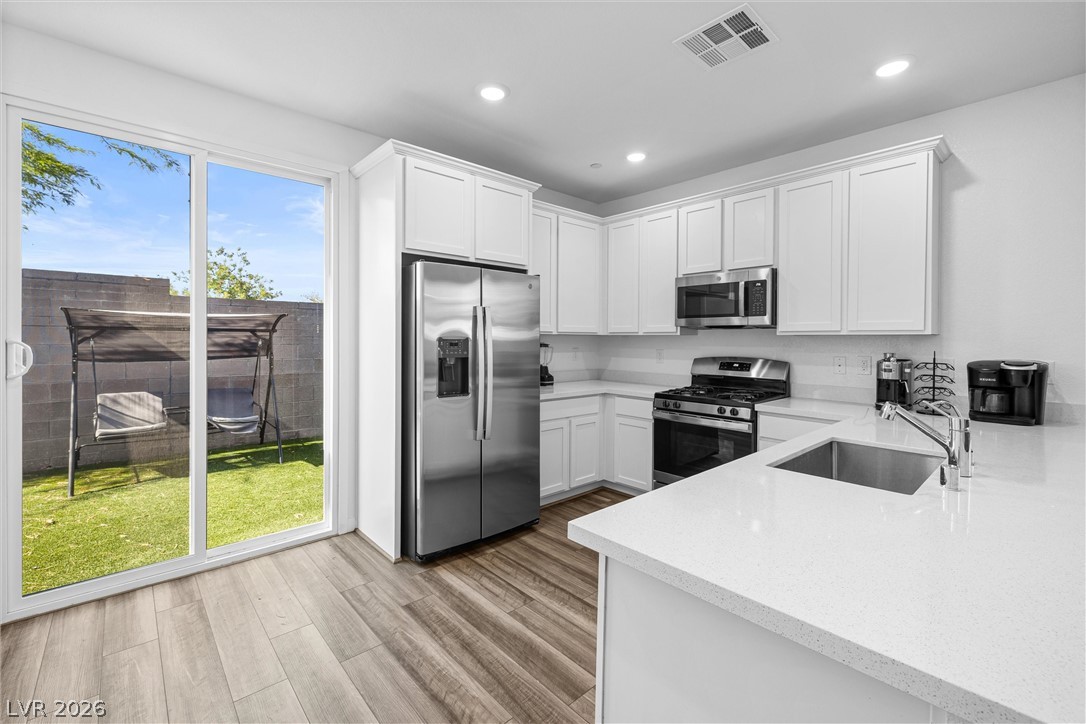 9446 Sequoia Ridge Avenue Property Photo 10