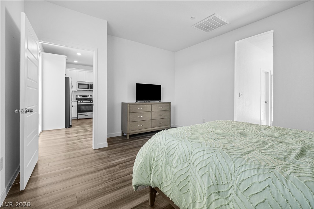 9446 Sequoia Ridge Avenue Property Photo 13