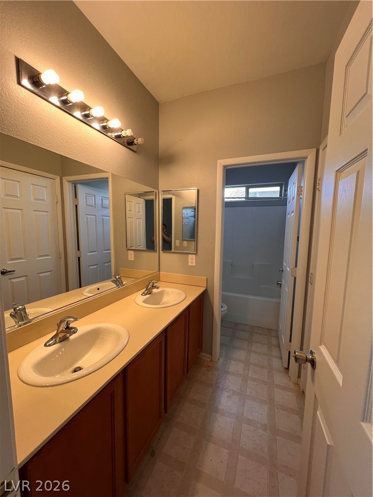 9564 Vega Carpio Avenue Property Photo 17