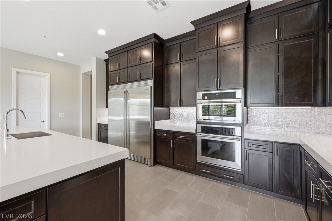 6130 Pebble Glen Court Property Photo 25